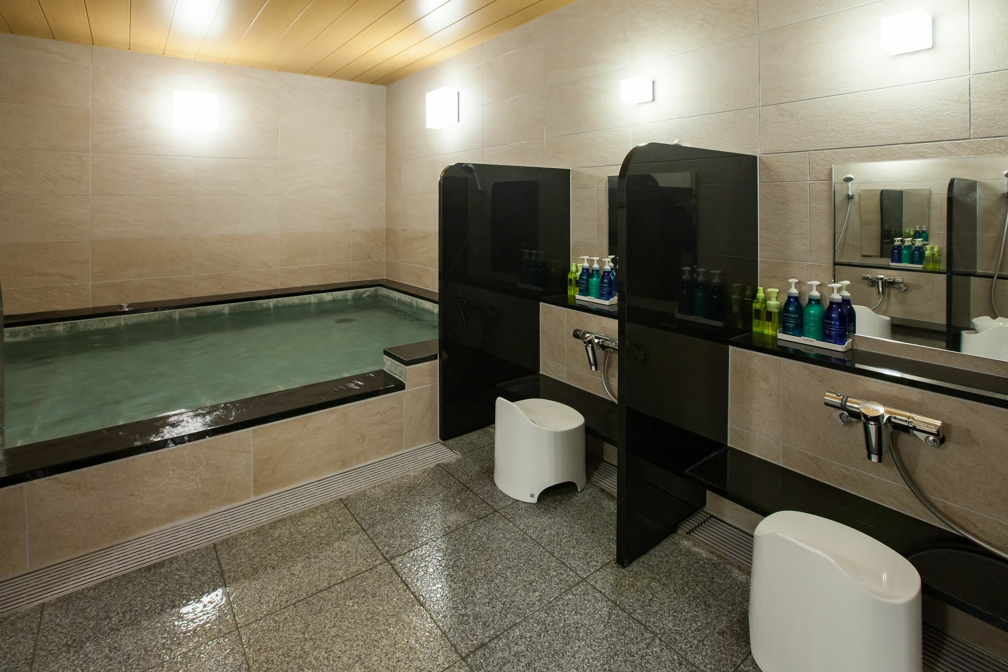 Y'S Cabin Osaka Namba Ngoại thất bức ảnh